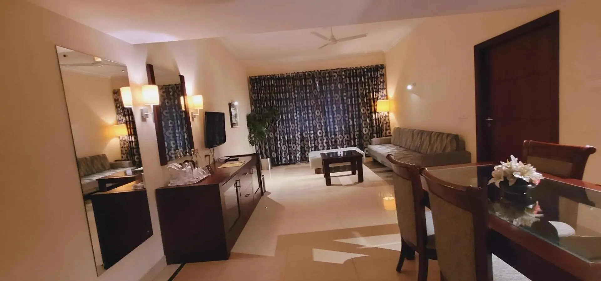 Ashoka Inn Thrissur 3*,  Ινδία